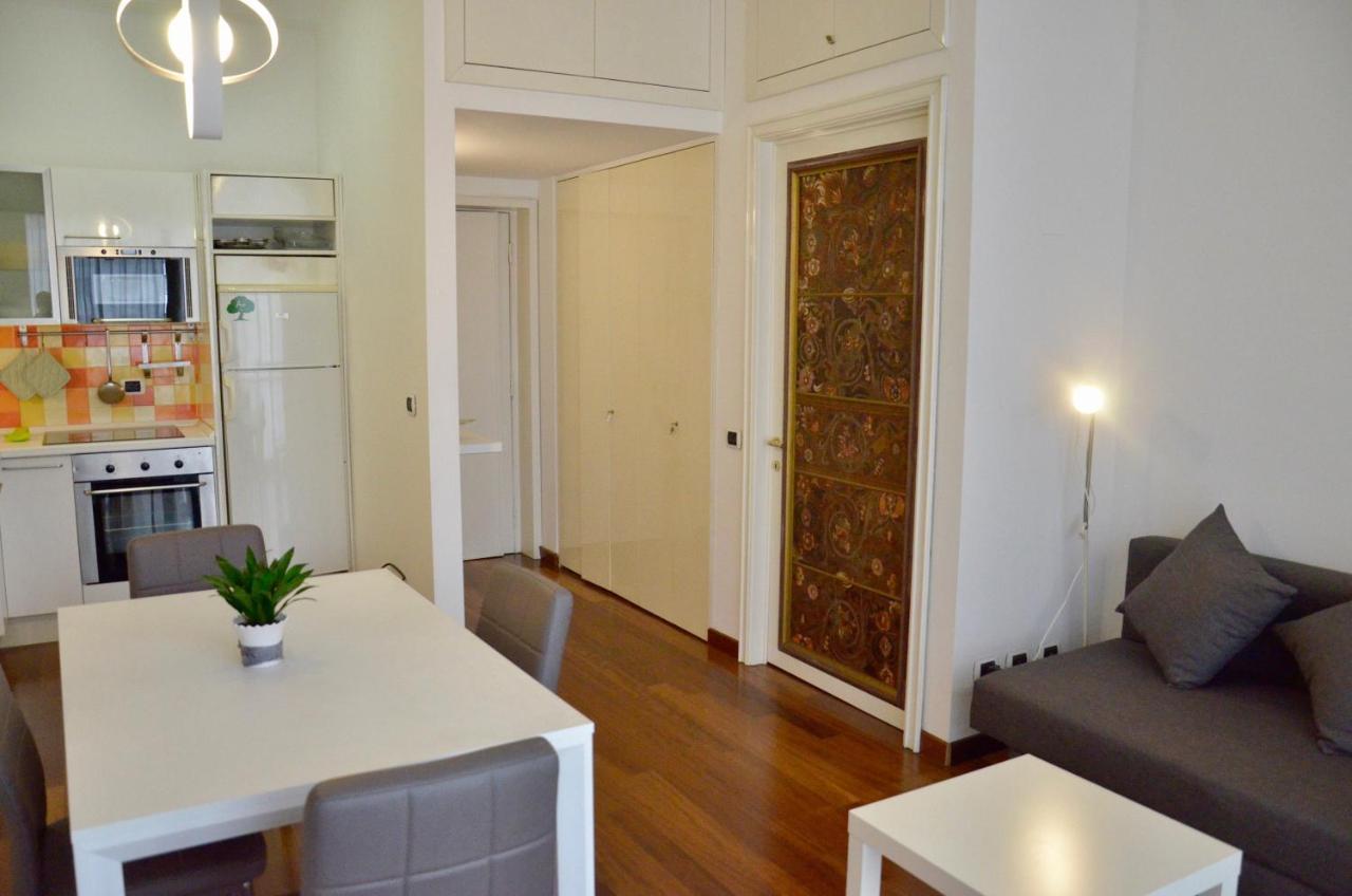 New Renovated Apartment With Balcony Porta Romana Milan Exterior photo