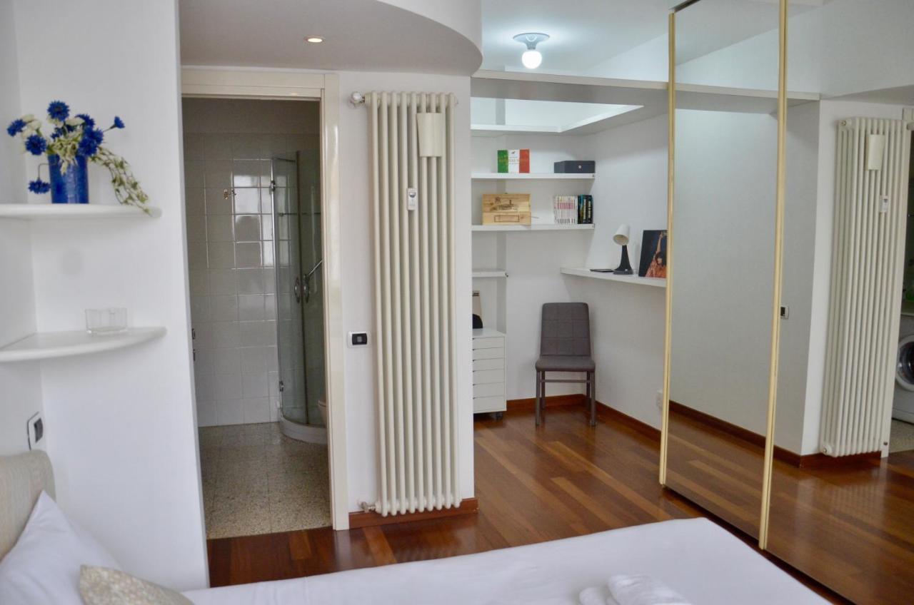 New Renovated Apartment With Balcony Porta Romana Milan Exterior photo