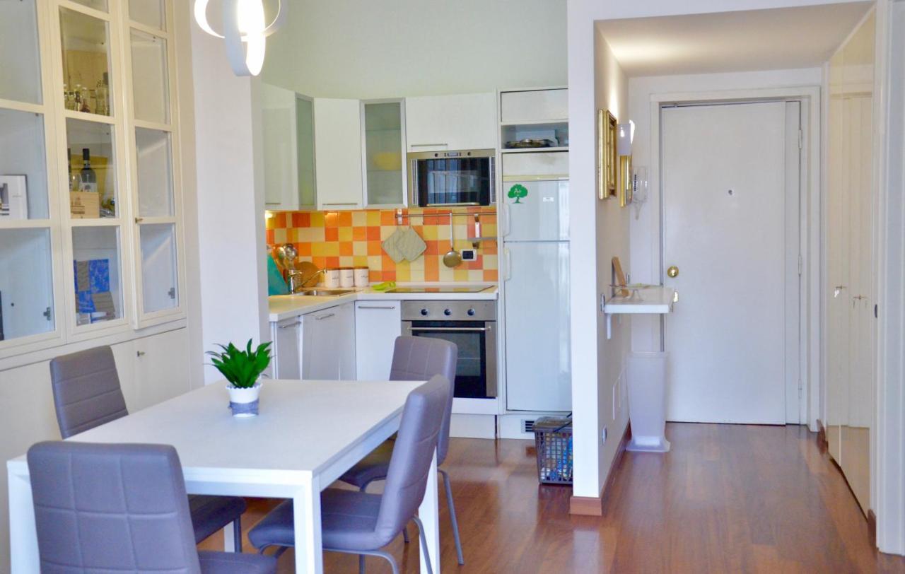 New Renovated Apartment With Balcony Porta Romana Milan Exterior photo